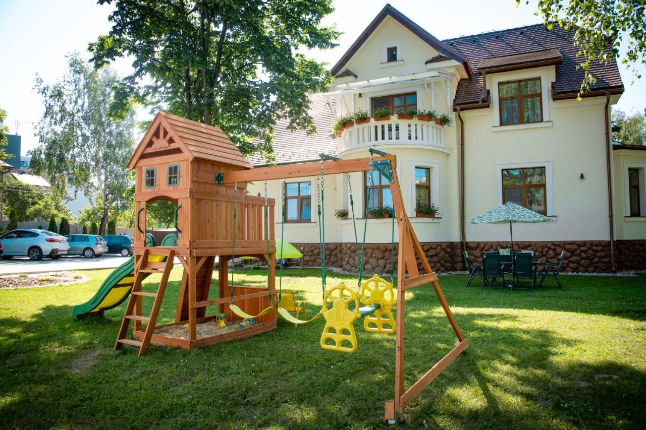 Villa Garden Apartments Poprad Exteriör bild