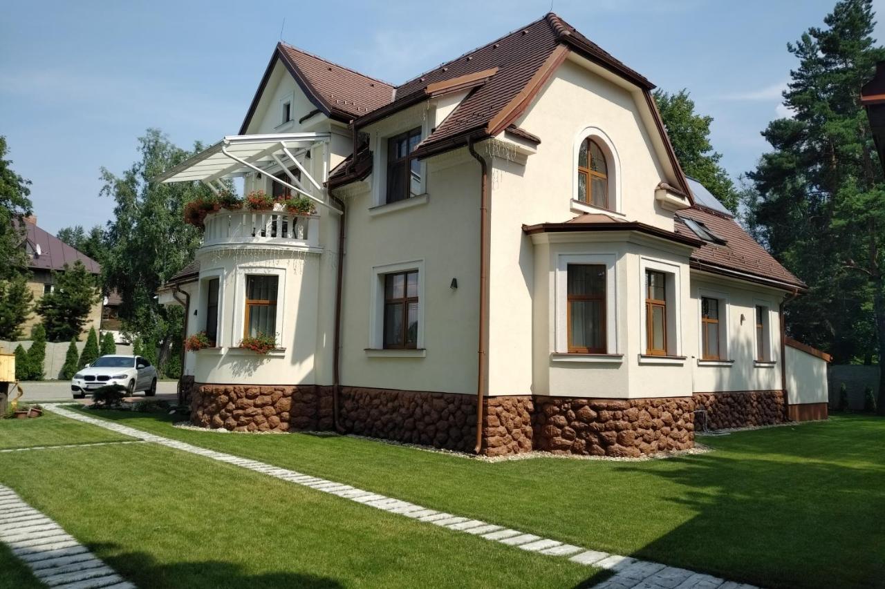 Villa Garden Apartments Poprad Exteriör bild