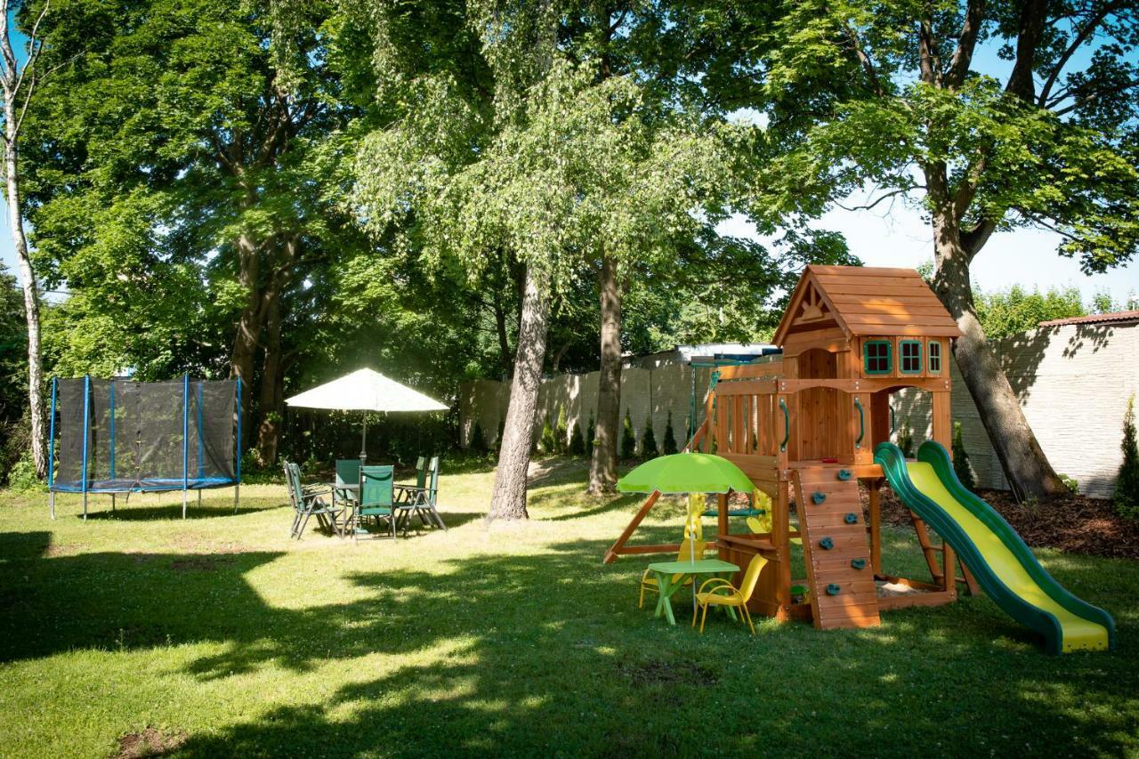 Villa Garden Apartments Poprad Exteriör bild